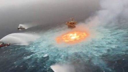 Μεξικό: Πυρκαγιά έκαιγε στην επιφάνεια του ωκεανού!