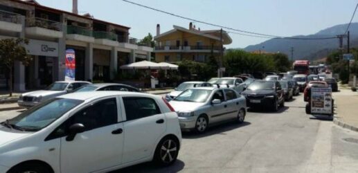 Αδειάζει από Ρουμάνους η Θάσος – Μποτιλιάρισμα από τη μαζική έξοδο (ΦΩΤΟ)