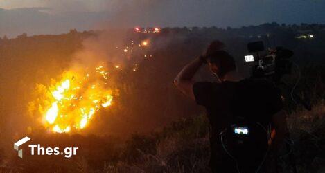 Φωτιά στη Δαδιά: Προς το χωριό κατευθύνεται το πύρινο μέτωπο