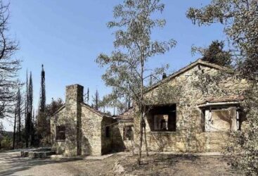 Ζημιές σε επτά κτήρια από τη φωτιά στο Τατόι
