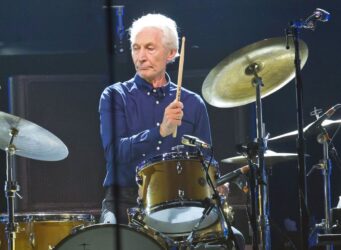 Πέθανε ο ντράμερ των Rolling Stones Τσάρλι Γουότς