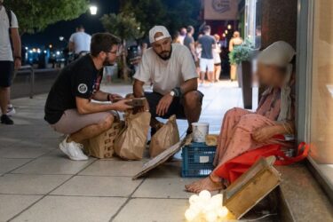 Θεσσαλονίκη: Ο Μπεναλουάν έδωσε ξανά φαγητό στους αστέγους – Εβαλε το ομορφότερο γκολ της ζωής του