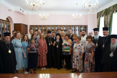 Βαρθολομαίος προς Ελληνες της Ουκρανίας: “Κρατήστε την ελληνική γλώσσα, το ήθος και τον πολιτισμό”