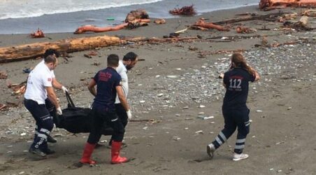 Φρίκη στην Τουρκία: Ξεβράζει πτώματα η θάλασσα στην Κασταμονή (ΒΙΝΤΕΟ)