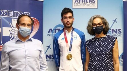 Επέστρεψε στην Αθήνα με το χρυσό μετάλλιο ο Μίλτος Τεντόγλου