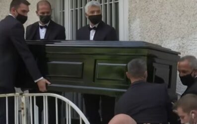 Μίκης Θεοδωράκης: Σήμερα η απόφαση του Πρωτοδικείου για τα ζητήματα κηδείας και ταφής