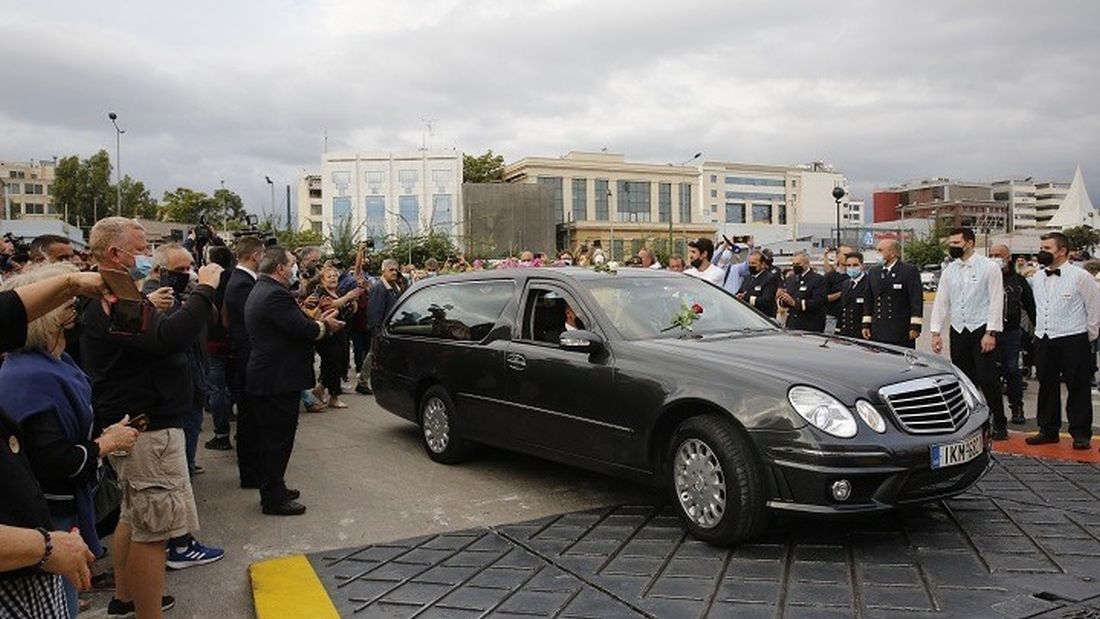 Μίκης Θεοδωράκης