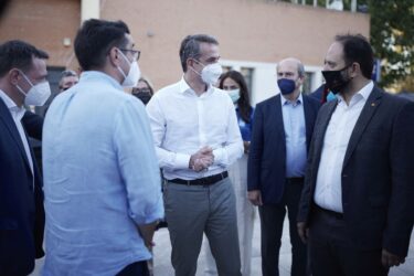 Μίκρα: Στο γήπεδο της Εθνικής Ομάδας Ποδοσφαίρου Τυφλών ο Μητσοτάκης