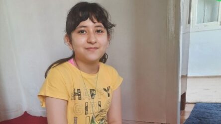 Από τη Μόρια με υποτροφία στη Βοστόνη η 12χρονη Αρεζού από το Αφγανιστάν