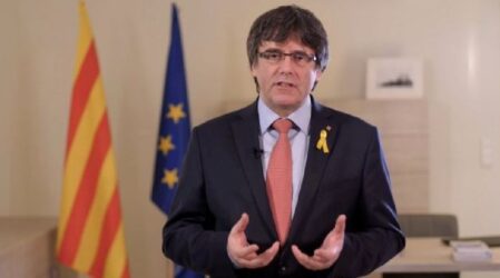 Συνελήφθη αλλά θα αφεθεί ελεύθερος ο αυτονομιστής Καταλανός, Κάρλες Πουτζντεμόν