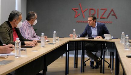 Αλέξης Τσίπρας: «Ο κ. Μητσοτάκης δεν πουλά καν αλλά εκχωρεί τη ΔΕΗ μέσα σε βαθιά ενεργειακή κρίση» (ΦΩΤΟ)