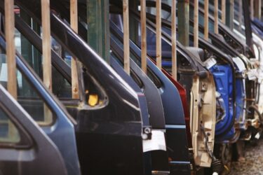Γερμανία: Απόφαση “σοκ” από μεγάλες αυτοκινητοβιομηχανίες – Προσωρινό λουκέτο και εκ περιτροπής εργασία