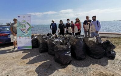 Σχεδόν 1450 λίτρα σκουπιδιών συγκέντρωσαν εθελοντές από την παραλία Δέλτα Αξιού