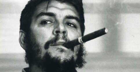 Ερνέστο Τσε Γκεβάρα: 54 χρόνια από το θάνατο του συμβόλου της επανάστασης