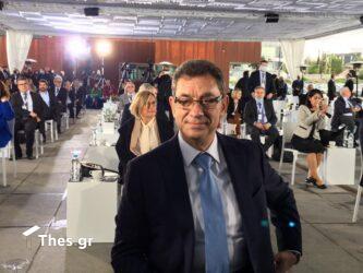 Κορονοϊός – Μπουρλά: “Η Pfizer θα παράξει 500 εκατ. χάπια”
