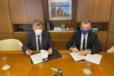 Υπογραφή μνημονίου συνεργασίας μεταξύ ΣΕΒΕ και ΤΕΕ/ΤΚΜ