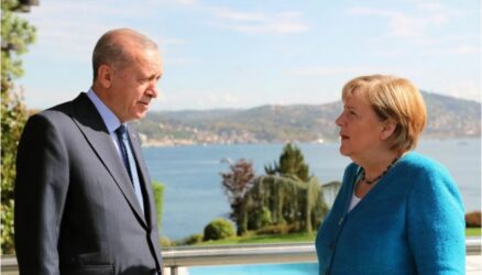 Μέρκελ – Ερντογάν: Τελευταία συνάντηση στην Κωνσταντινούπολη με αιχμές κατά της Ελλάδας