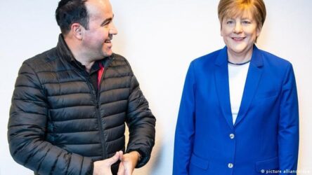 Αλλάζει μέρος το κέρινο ομοίωμα της Ανγκελα Μέρκελ