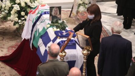 Σακελλαροπούλου: “Η Φώφη Γεννηματά ήταν πρότυπο ακεραιότητας και γενναιότητας”