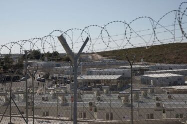 Πόλεμος στην Ουκρανία: Αρνείται να ανοίξει τα σύνορα της σε όλους τους πρόσφυγες η Βρετανία