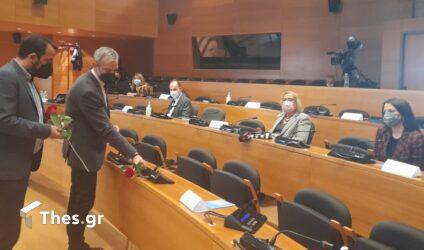 Δημοτικό συμβούλιο Θεσσαλονίκης: Κόκκινα τριαντάφυλλα για τη Μαρία Αγαθαγγελίδου (ΦΩΤΟ)