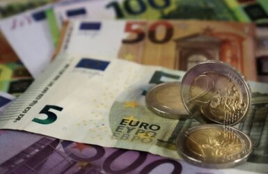 “Πάω Μπροστά”: Διορία μέχρι την Τετάρτη για την υποβολή αιτήσεων για τα 400 ευρώ