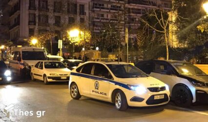 Θεσσαλονίκη: Υπό την απειλή σφυριού λήστεψε ψιλικατζίδικο