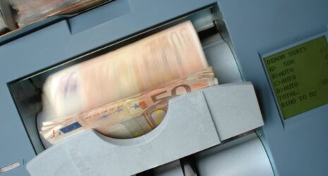 Ανοιξε η πλατφόρμα για το επίδομα 250 ευρώ της ΔΥΠΑ σε ανέργους