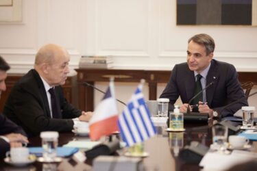 Με τον Γάλλο ΥΠΕΞ συναντήθηκε ο Μητσοτάκης – Συζήτηση για περιφερειακά θέματα