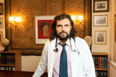 Πέτρος Παππάς: “Οι πολλές προκλήσεις και δυσκολίες των νέων γιατρών στην Ελλάδα”