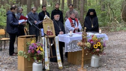 Μόναχο: Eλληνας αγιογράφος φιλοτέχνησε εικόνα για τον κορονοϊό σε παρεκκλήσι (ΦΩΤΟ)