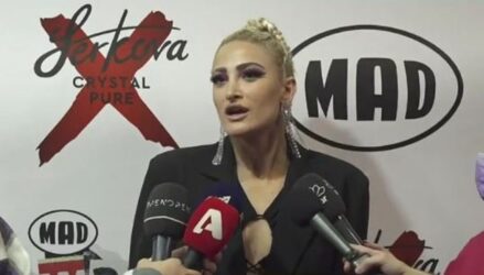 Η Ιωάννα Τούνη «αδειάζει» γνωστή της που της έστειλε κατά λάθος μήνυμα και την έλεγε «φθηνιάρα» (ΒΙΝΤΕΟ)