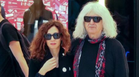 Θα γίνει για τρίτη φορά πατέρας ο Νίκος Καρβέλας (ΒΙΝΤΕΟ)