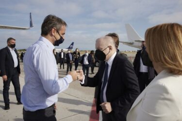 Κυριάκος Μητσοτάκης από την Ρόδο: «Δεσμεύομαι ότι το Εθνικό Θέατρο του νησιού θα αποκατασταθεί» (ΒΙΝΤΕΟ)