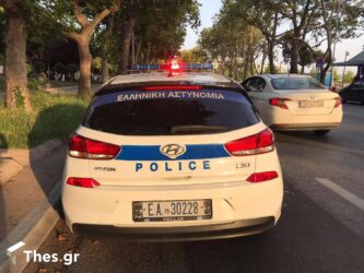 Κρήτη: Οδηγός παρέσυρε πάγκους λαϊκής και τραυμάτισε γυναίκα