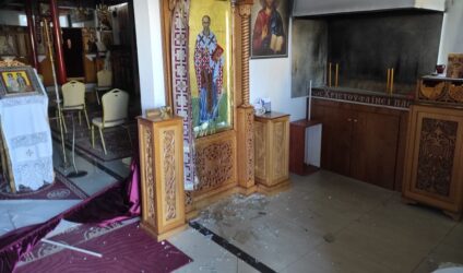 Θεσσαλονίκη: Βανδάλισαν και έκλεψαν ναό πολύ κοντά στο αστυνομικό μέγαρο (ΦΩΤΟ)