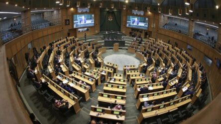 Ιορδανία: Μπουνιές μεταξύ βουλευτών σε συνεδρίαση για την ισότητα ανδρών και γυναικών