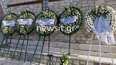 Φίλοι και συγγενείς αποχαιρέτησαν τον Γιώργο Τράγκα (ΒΙΝΤΕΟ & ΦΩΤΟ)