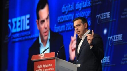 Τσίπρας: “Εκλογές τώρα, η παραμονή της κυβέρνησης εγκυμονεί κινδύνους”
