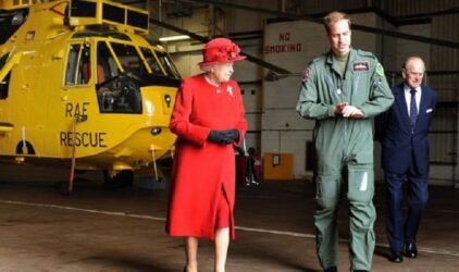 Η βασίλισσα Ελισάβετ ζήτησε από τον πρίγκιπα Ουίλιαμ να σταματήσει να πιλοτάρει ελικόπτερα