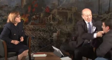 Τουρκία: Δημοσιογράφος χαστούκισε τεχνικό στον “αέρα” εκπομπής (ΒΙΝΤΕΟ)