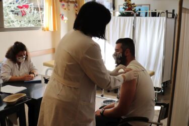 310 νέοι εμβολιασμοί πολιτών στα ΚΑΠΗ του δήμου Νεάπολης-Συκεών