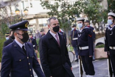 Ζέρβας: “Καλή φώτισε σε όλες και όλους”