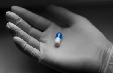 Αντιικά χάπια κατά του κορονοϊού: Ξεκινά η διάθεσή τους