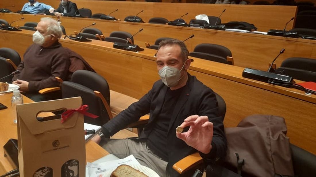δημοτικό συμβούλιο πίτα