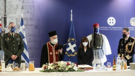 Επίσκεψη της ΠτΔ στην Προεδρική Φρουρά για την κοπή της Πρωτοχρονιάτικης πίτας