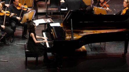 Θεσσαλονίκη: Μαθήτρια “θαύμα” από την Πολίχνη με βραβεία σε πιάνο, μαθηματικά, λογοτεχνία