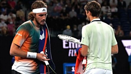 Australian Open: Δεν τα κατάφερε κόντρα στον Μεντβέντεφ ο Τσιτσιπάς – Στον τελικό ο Ρώσος
