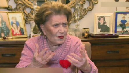 Βάσια Τριφύλλη: “Μερικοί επώνυμοι που πάθαμε καρκίνο δεν ήταν τυχαίο”