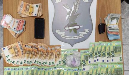 Θεσσαλονίκη: Απώθησε αστυνομικούς για να αποφύγει τη σύλληψη για ναρκωτικά